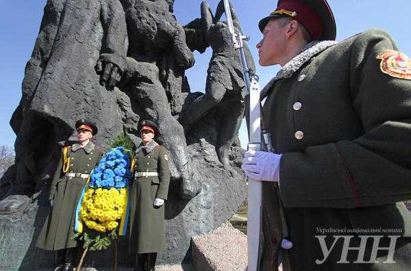 В Бабьем Яре почтили память узников фашистских концлагерей. Фоторепортаж