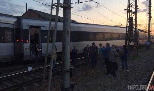 Под Харьковом сошел с рельс скоростной поезд "Хюндай" - МВД. Фото