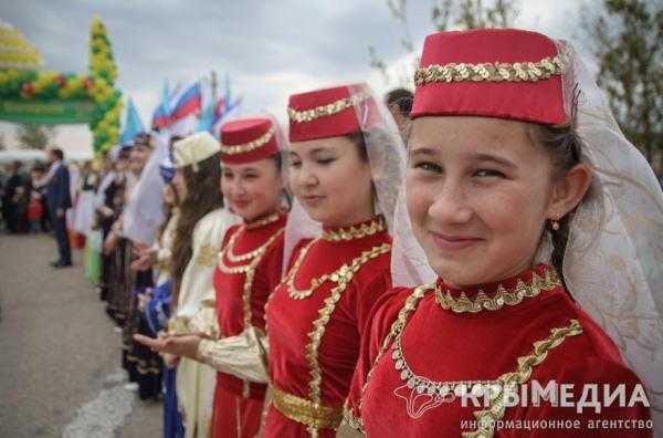 Власть Крыма отметила "Хыдырлез". Фоторепортаж