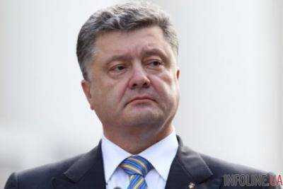 Порошенко посетил премьерный показ документального фильма "Аэропорт"