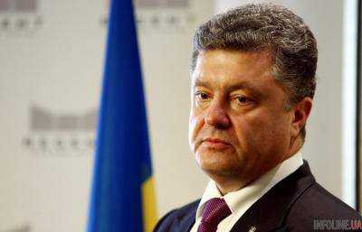 Сегодня Порошенко примет участие в церемонии поднятия Европейского флага