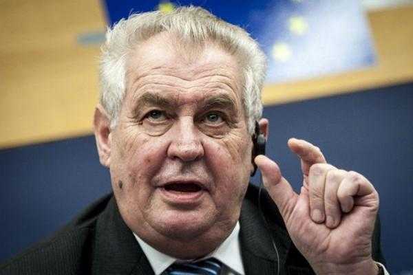 Президент Чехии призвал мир к борьбе против "Исламского государства"