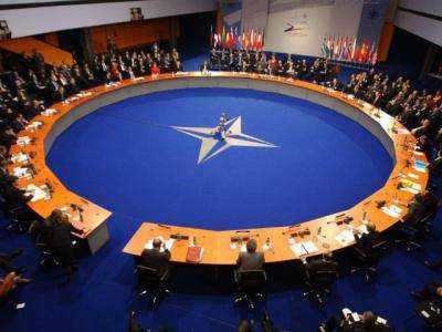 Парламентская Ассамблея НАТО приняла поправку о возобновлении евроатлантических намерений Украины