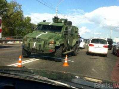 Пострадавший в ДТП с военным броневиком в Киеве получил черепно-мозговую травму