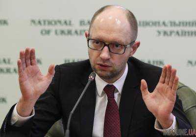 Для реструктуризации долга Украина использует все возможные методы - А.Яценюк
