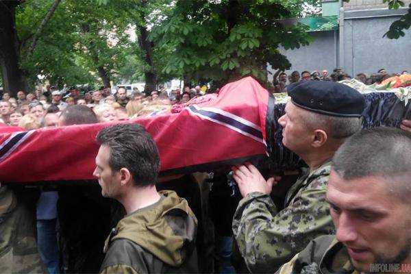 В Алчевске похоронили лидера террористического батальона "Призрак" Алексея Мозгового. Фото