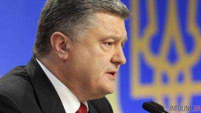 Порошенко пообещал ввести военное положение в случае наступления на украинские войска