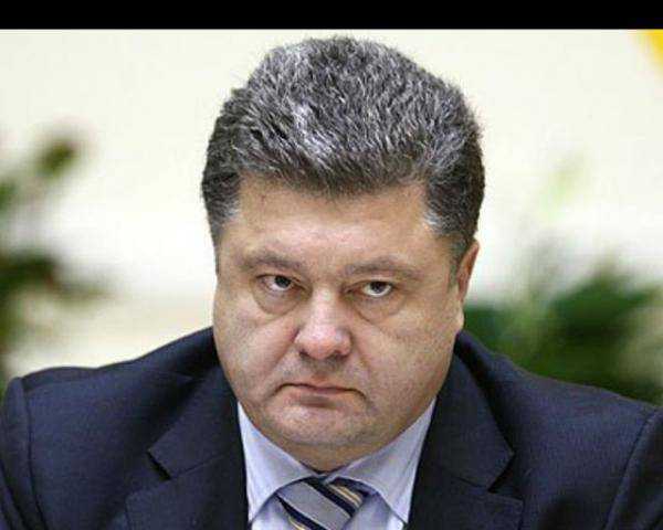 Президент П.Порошенко отметил совместную борьбу футбольных фанов за Украину