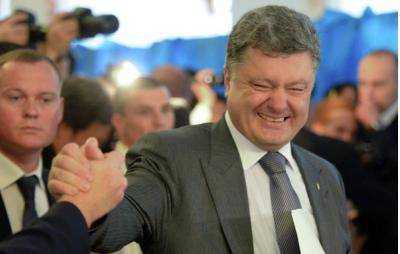 Президент Украины Петр Порошенко поздравил футболистов команды киевского "Динамо"