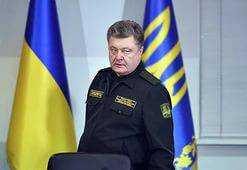 Президент Украины Петр Порошенко разрешил не люстрировать командующего Воздушных сил ВСУ Ю.Байдака