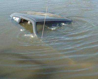В Закарпатской области автомобиль съехал в реку: водитель погиб, пятеро пассажиров пострадали