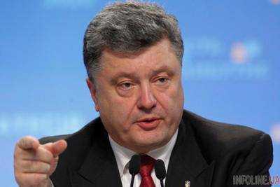 Порошенко выступил за сокращение сроков внедрения новых технологий в армии