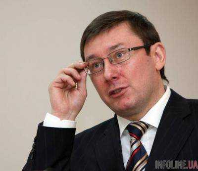 Президент считает, что СБУ должен возглавить кадровый разведчик - Ю.Луценко