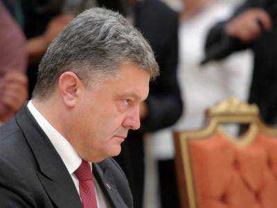 Президент Украины Петр Порошенко отметил, что Россия и боевики не придерживаются минских договоренностей