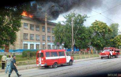 Запорожье: спасатели ликвидировали пожар школе