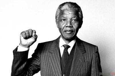 Премию имени Манделы получили врач из Намибии и экс-президент Португалии