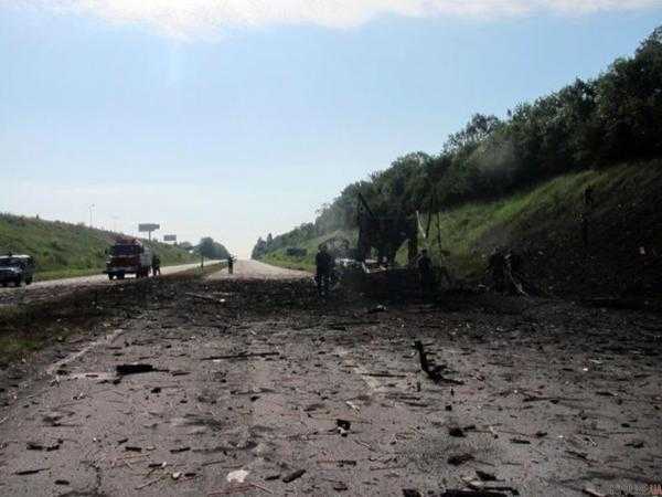 Под Полтавой взорвался автомобиль с боеприпасами для АТО. Фото с места происшествия