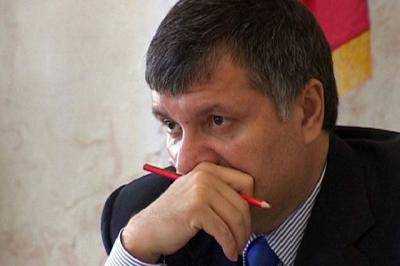 Глава МВД  Арсен Аваков сообщил, что в полицейском патруле готовы служить две тысячи курсантов