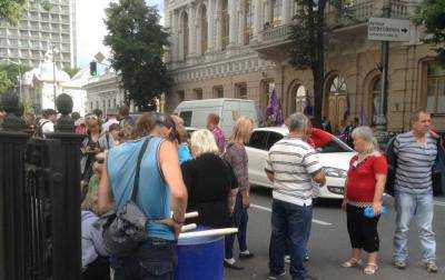 Киев: Митингующие требуют от парламента принятия законопроекта о реструктуризации валютных кредитов