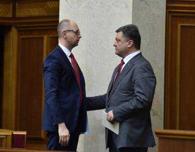 Президент Украины П.Порошенко и премьер-министр А.Яценюк придут на торжественное принятие присяги патрульной полицией