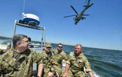 Президент Украины ознакомился с ходом тактических учений военно-морских сил в Николаевской области