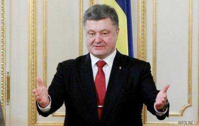 Президент Украины Петр Порошенко поздравил украинских авиаторов с профессиональным праздником
