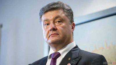 Порошенко заявил, что Украине пока закрыты двери в НАТО