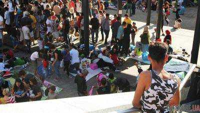 Власти Венгрии призывают австрийцев не перевозить беженцев через границу