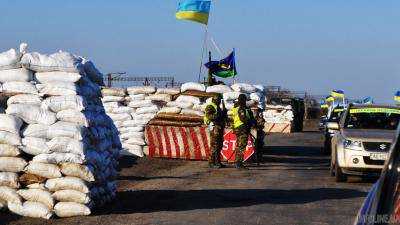 На блокпосту под Днепропетровском в машине военнослужащих найдены гранаты и патроны