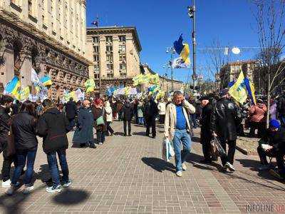 Киев. Движение по Крещатику затруднено из-за митингующих