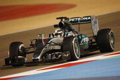 Британский пилот Mercedes Льюис Хэмилтон выиграл российский этап "Формулы-1"