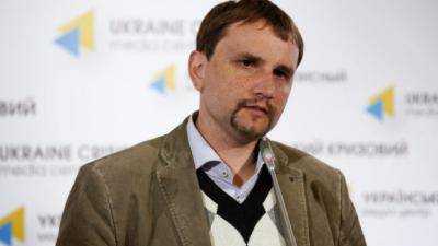 В.Вятрович считает, что Россию может победить только украинская армия, а не постсоветская