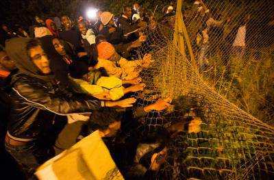 Более 500 правоохранителей отправят во французский порт Кале из-за наплыва мигрантов