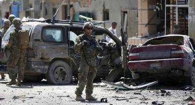 Террорист-смертник подорвался возле конвоя иностранных войск в Афганистане, один гражданский погиб