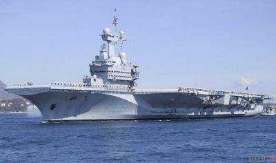 Французский авианосец "Шарль де Голль" вышел в море для присоединения к коалиции против "ИГ"