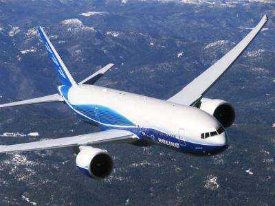 В Японии из-за возгорания Boeing 777 совершил экстренную посадку