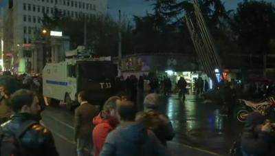 Турция: снова на улицах протестующие, их разгоняют газом, ранены несколько человек