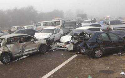 Китай: Из-за тумана на скоростной трассе столкнулись около 50 автомобилей, есть жертвы
