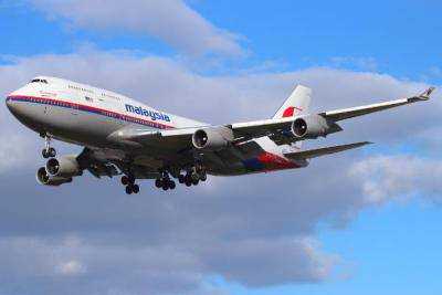 Французский Boeing совершил аварийную посадку в России