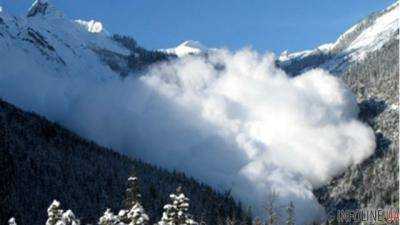 Из-за опасности схода снежных лавин в высокогорье Карпат объявлено штормовое предупреждение