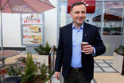 Президент Польши Анджея Дуду оштафовали за неправильную парковку