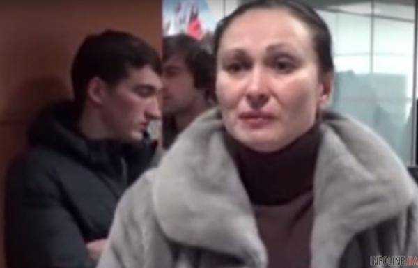 Россиянка со слезами на глазах: «Давайте вернём этот Крым». Видео