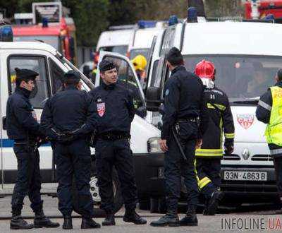 Париж. В Диснейленде арестовали вооруженного мужчину с Кораном