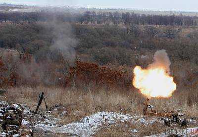 Вчера боевики из минометов и гранатометов обстреляли Трехизбенку