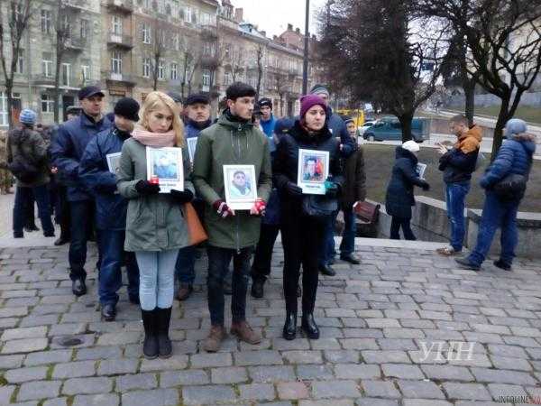 Во Львове ходой почтили память Героев Небесной Сотни. Фото