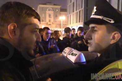Разборки в Днепропетровске: 8 патрульных машин, полк Днепр-1 против 40 таксистов. Видео