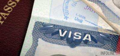 Украинским туристам в парижском аэропорту аннулировали визы