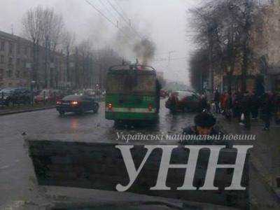 Сегодня в Харькове внезапно вспыхнул троллейбус