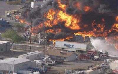 В США на заводе произошел масштабный пожар. Видео