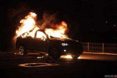 В Киеве ночью сгорело BMW